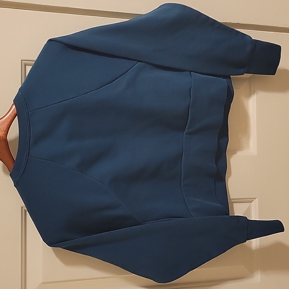 Nike Cropped Lux Fleece Sweatshirt - Picture 4 of 7